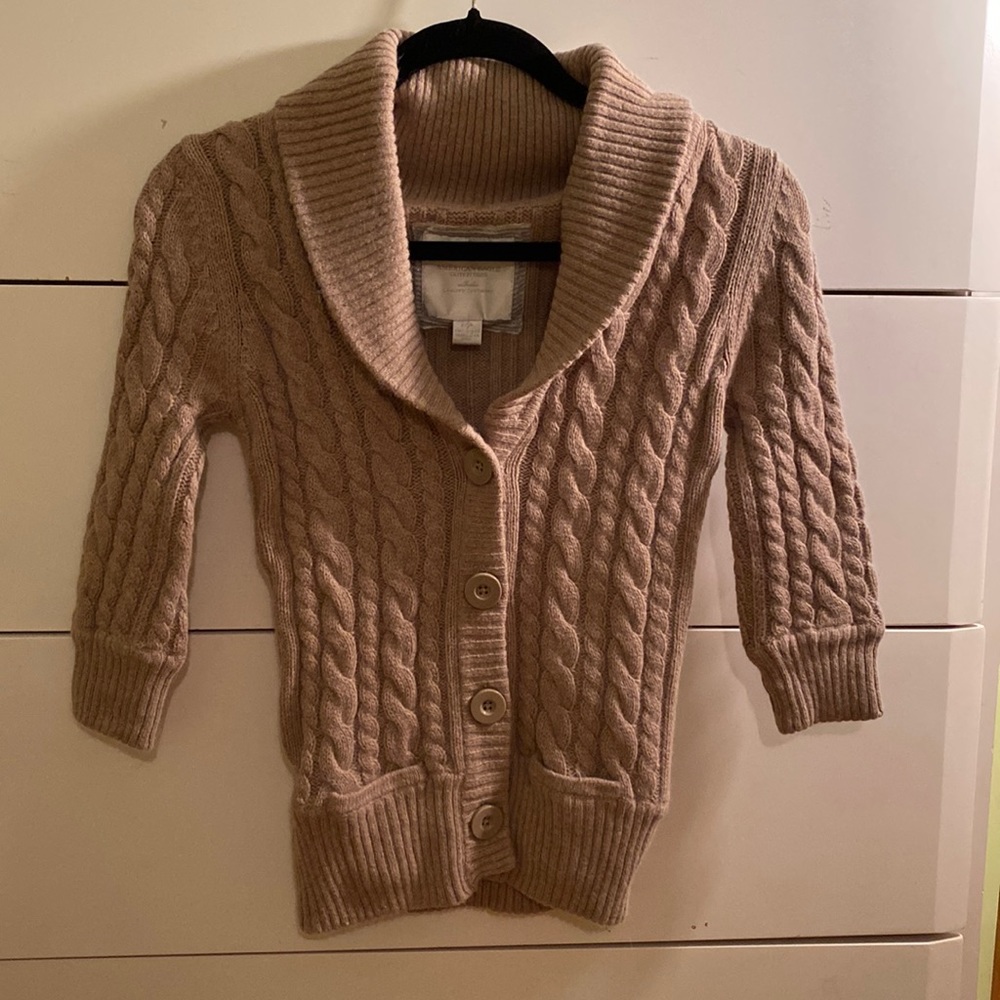 American Eagle Outfitters Cardigan. Excellent condition- barely worn.